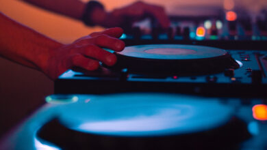 DJ
